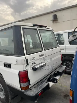 Nouveau Toyota Land Cruiser 2025 Blanc cassé