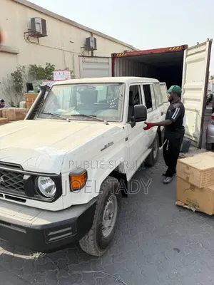 Nouveau Toyota Land Cruiser 2025 Blanc cassé