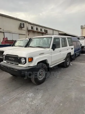 Nouveau Toyota Land Cruiser 2025 Blanc cassé