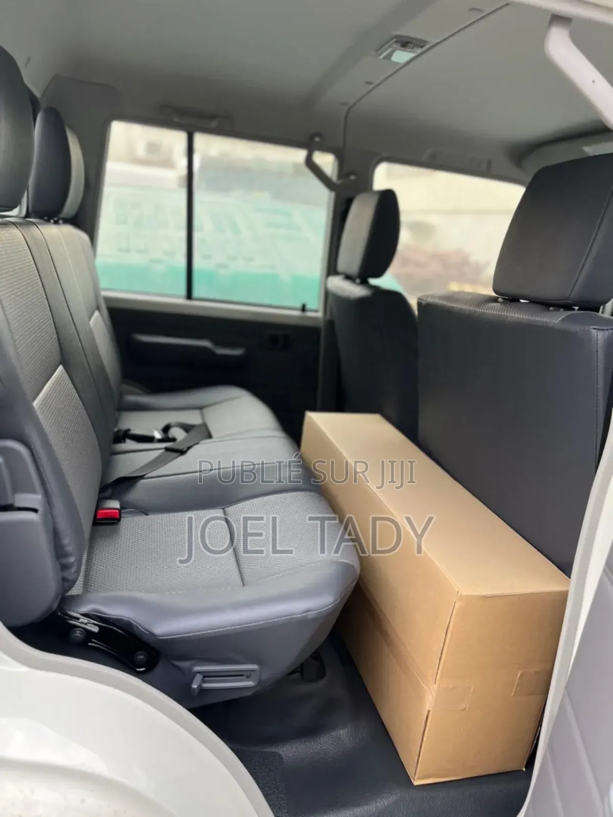 Nouveau Toyota Land Cruiser 2025 Blanc cassé