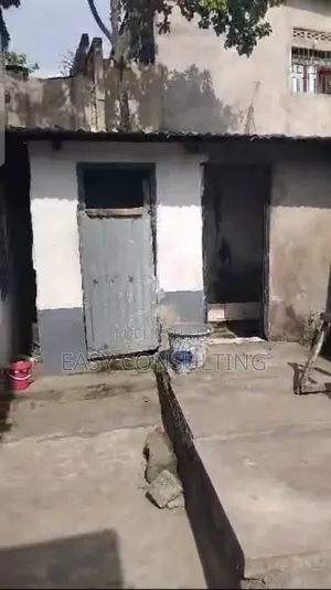 2chbre Villa dans Quartier 9, Ndjili à Vendre