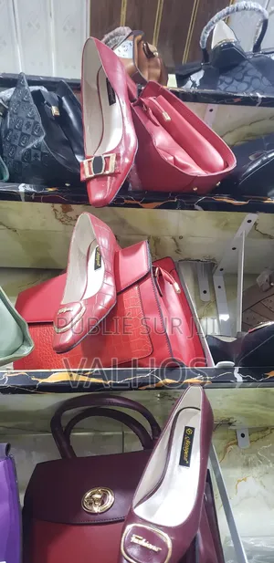 Ensemble De Dames Responsables Stylé