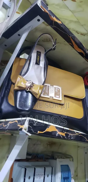 Ensemble De Dames Responsables Stylé