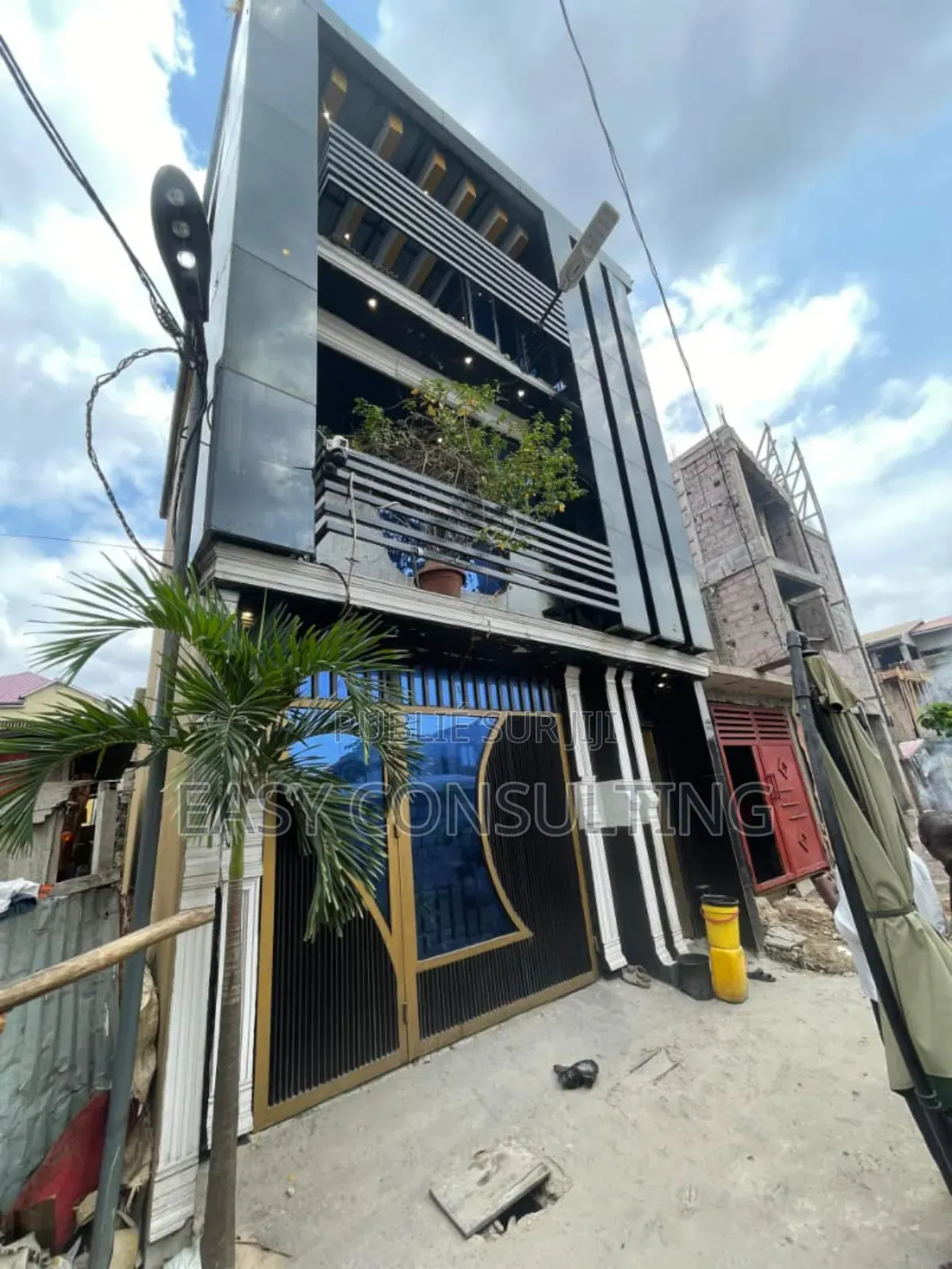 Meublé 5chbre Villa dans 1 Ère Rue, Ndjili à Vendre