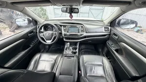 Toyota Highlander Hybrid XLE (3.5L 6cyl) 2017 Blanc