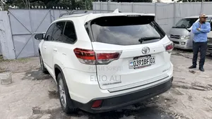 Toyota Highlander Hybrid XLE (3.5L 6cyl) 2017 Blanc