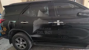 Toyota Fortuner 2025 Bleu