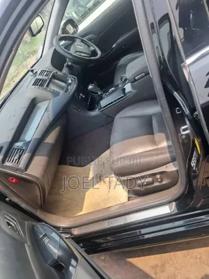 Toyota Crown 2023 Bleu