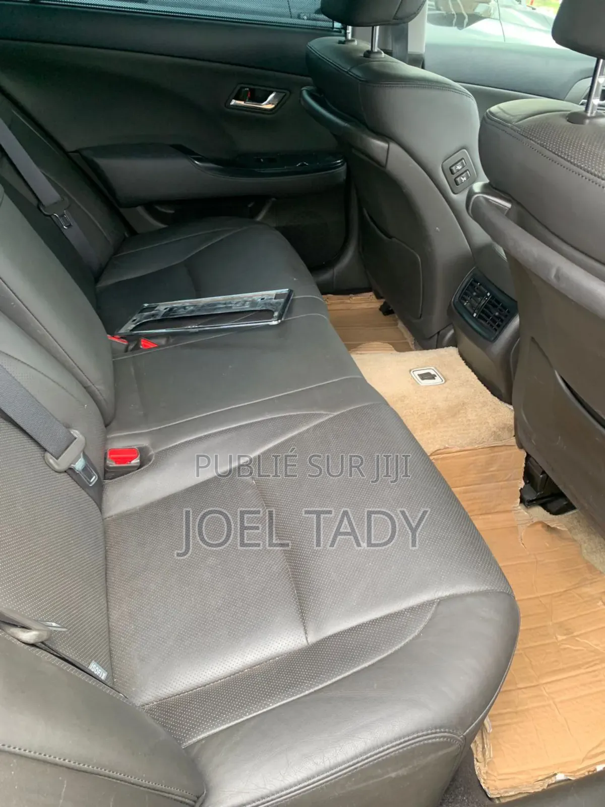 Toyota Crown 2023 Bleu