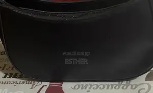 Ventes Des Habits Et Accessoires Pour Femmes Sacs Et Chaussures