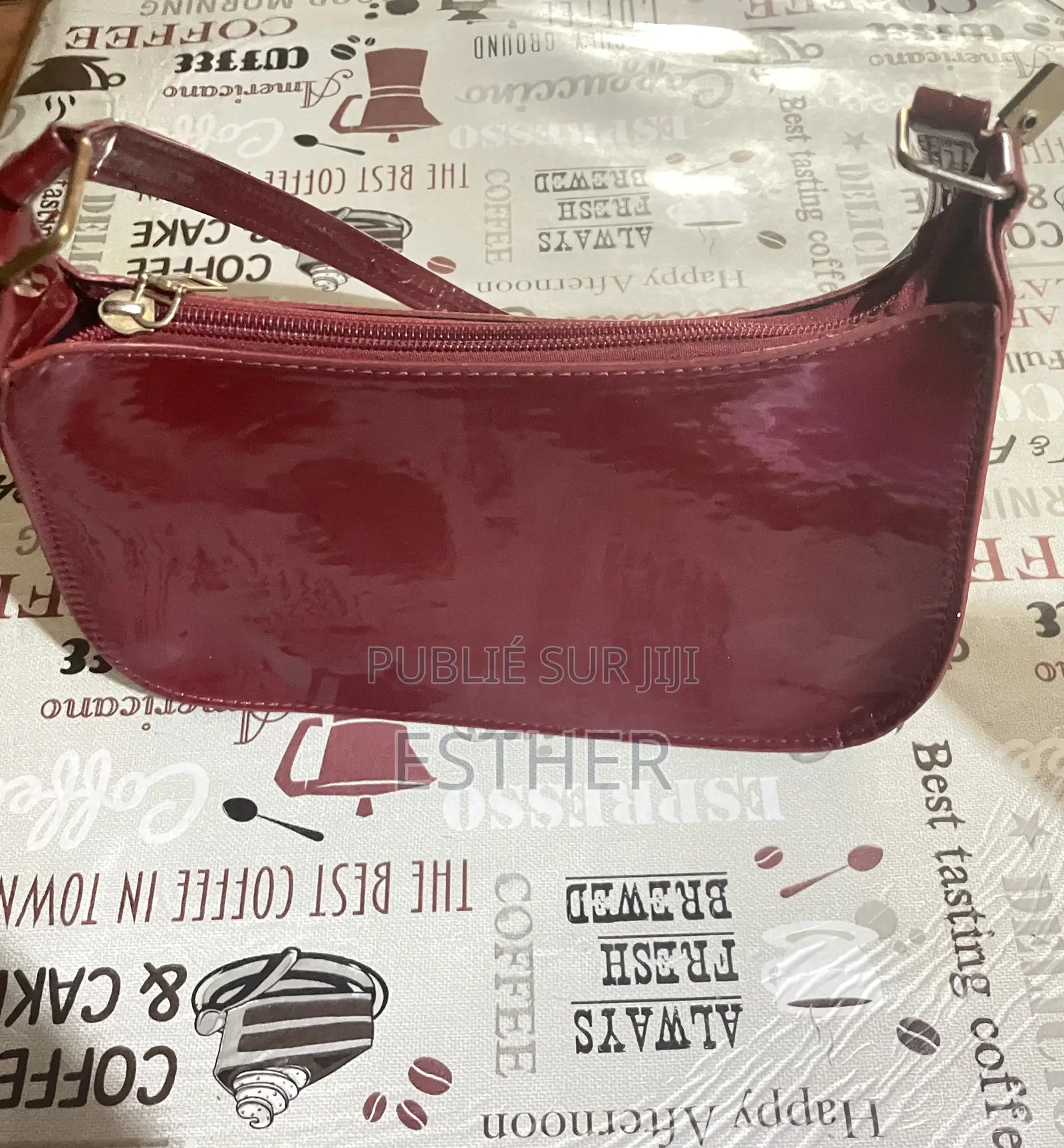 Ventes Des Habits Et Accessoires Pour Femmes Sacs Et Chaussures