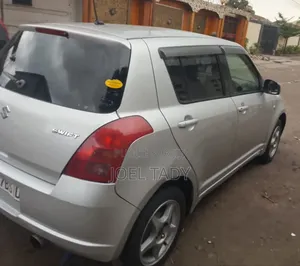 Suzuki Swift 2014 Gris