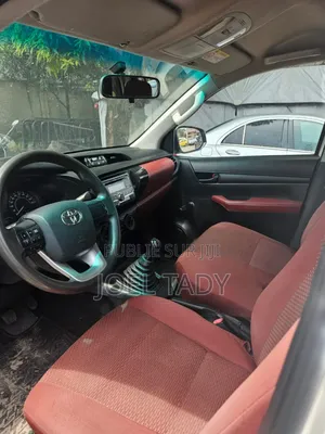 Toyota Hilux 2018 Blanc cassé