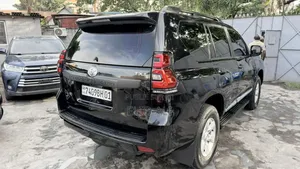 Toyota Land Cruiser Prado 2.7 2018 Noir