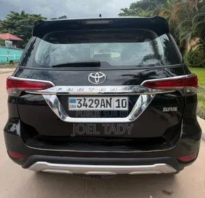 Toyota Fortuner 2018 Noir