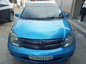 Toyota IST 2010 Bleu