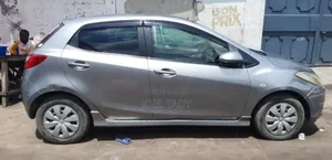 Mazda Demio 2004 Gris