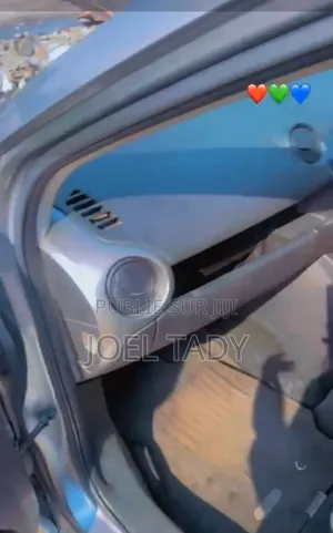 Mazda Demio 2004 Gris