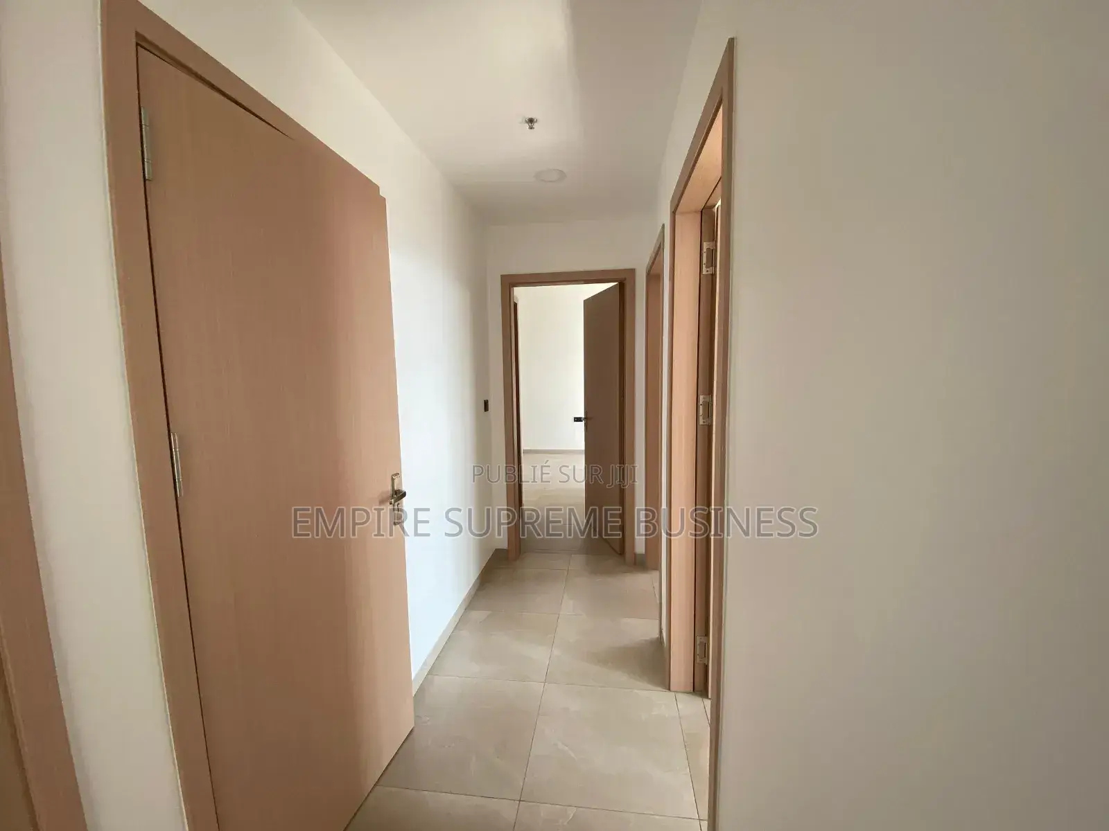 1chbre Appartement dans Empire Supreme, Gombe à Vendre
