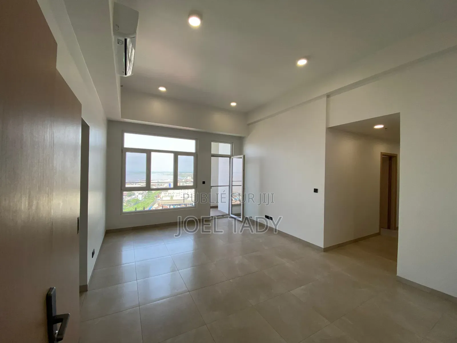 1chbre Appartement dans Empire Supreme, Gombe à Vendre