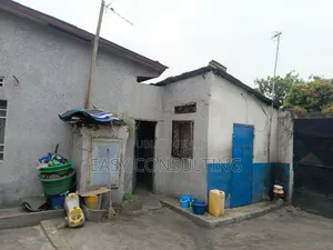 2chbre Villa dans Songololo Bakongo, Barumbu à Vendre
