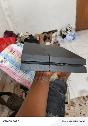 Playstation 4 Neo Craquer Avec 3 2 Jeu