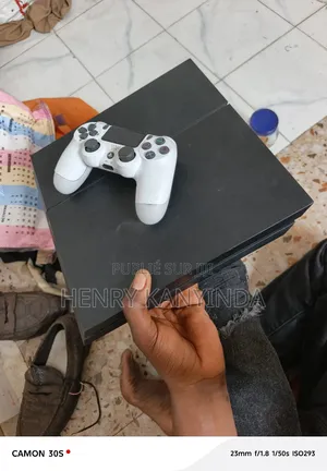 Playstation 4 Neo Craquer Avec 3 2 Jeu