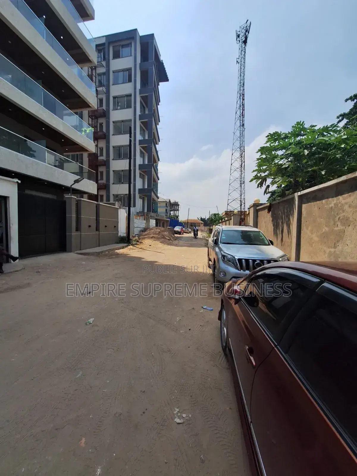 3chbre Appartement dans Empire Supreme, Gombe à Vendre