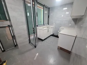 3chbre Appartement dans Empire Supreme, Gombe à Vendre
