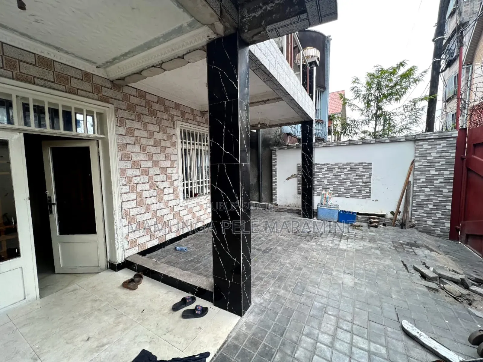 3chbre Maison de ville/terrasse dans Armanis Services, Limete à Vendre