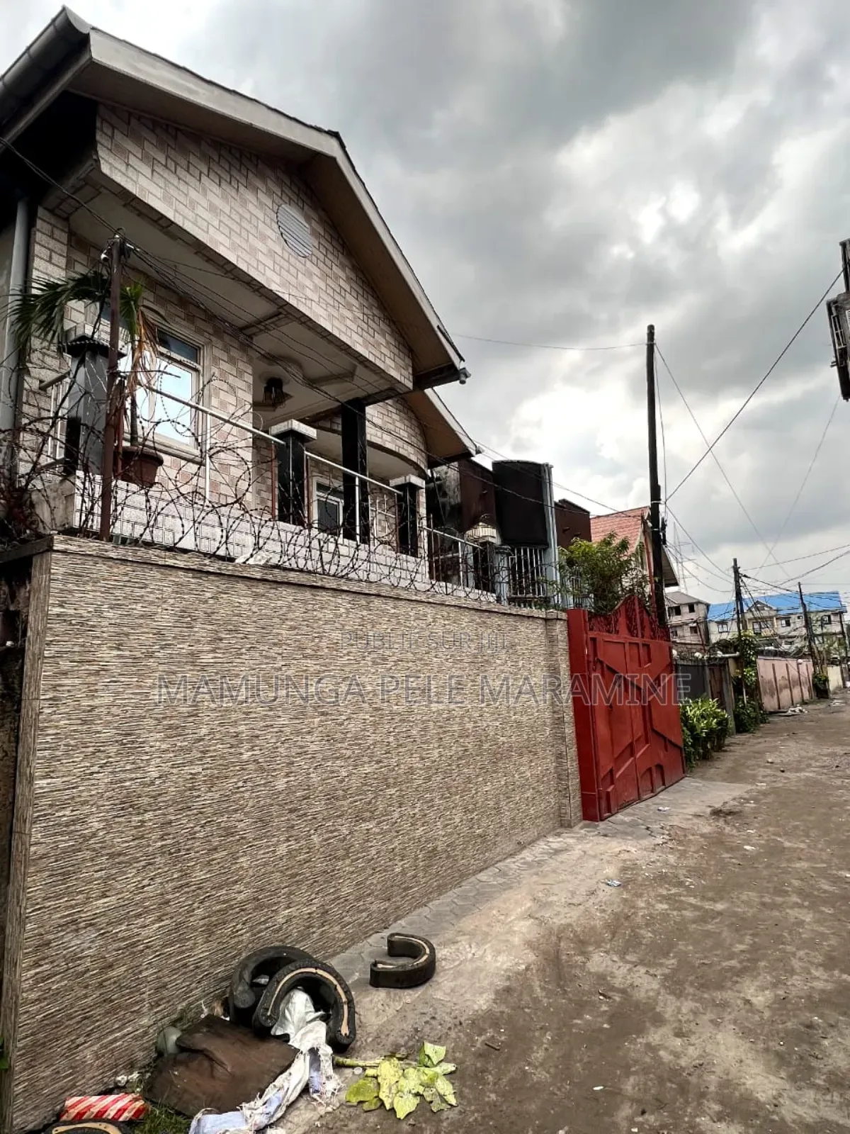 3chbre Maison de ville/terrasse dans Armanis Services, Limete à Vendre