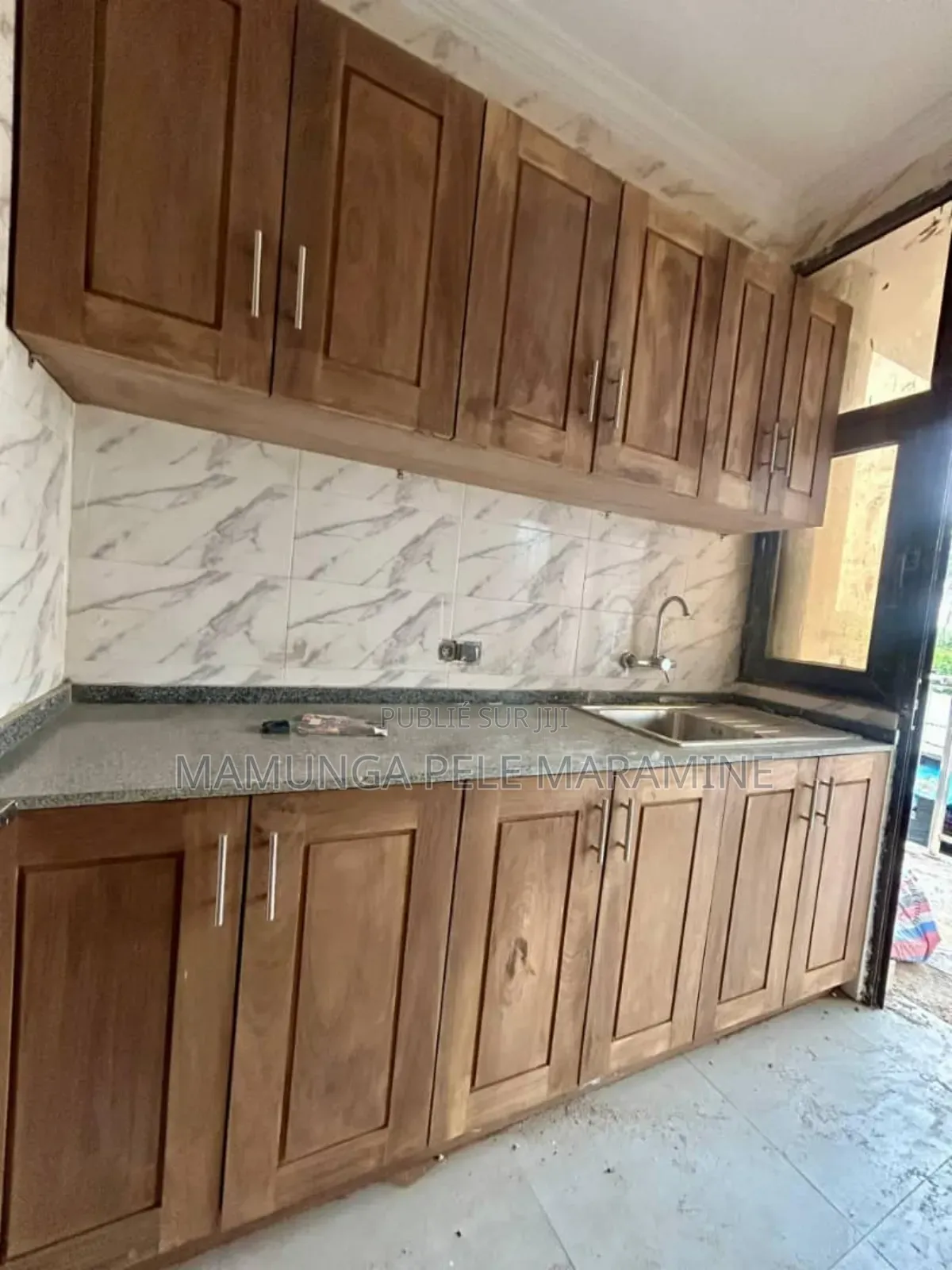 3chbre Maison de ville/terrasse dans Armanis Services, Limete à Vendre