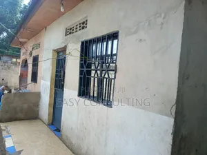 2chbre Villa dans Bât, Nsele à Vendre