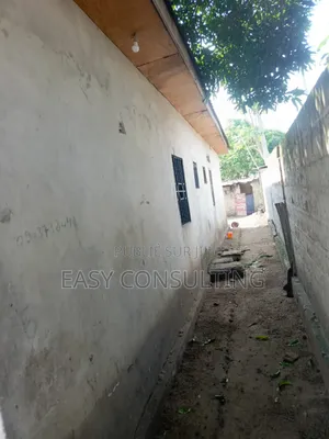 2chbre Villa dans Bât, Nsele à Vendre