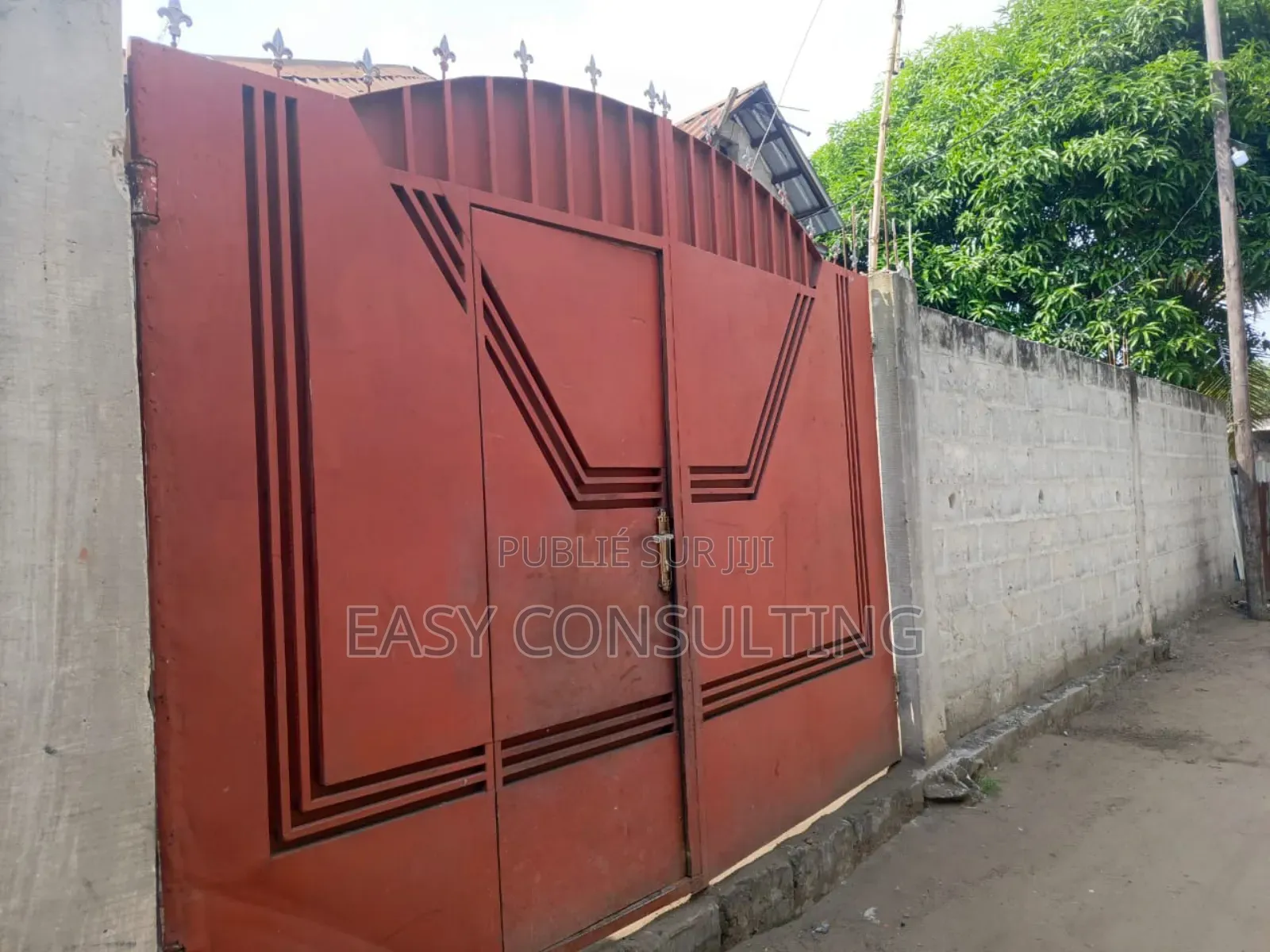 2chbre Villa dans Bât, Nsele à Vendre