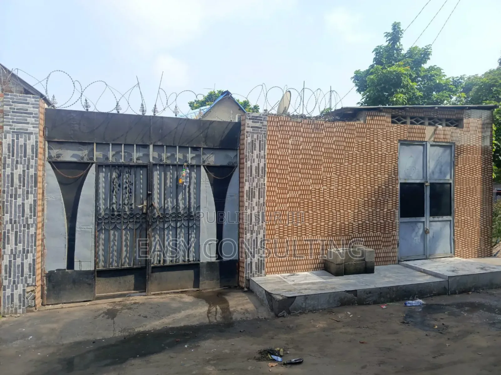 3chbre Villa dans Bât, Nsele à Vendre