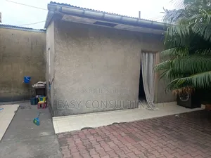 3chbre Villa dans Camp Pm, Nsele à Vendre