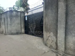 3chbre Villa dans Camp Pm, Nsele à Vendre