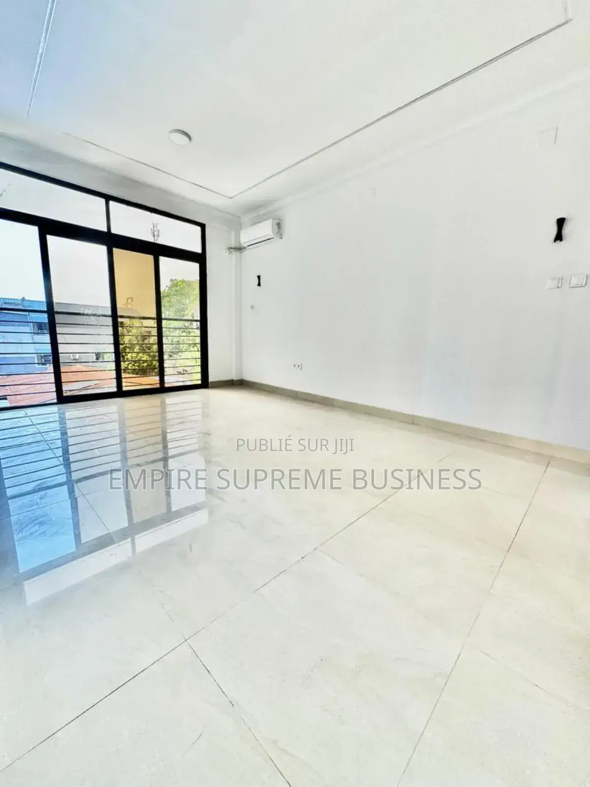 15chbre Blocs d'appartements dans Empire Supreme, Kintambo à Vendre