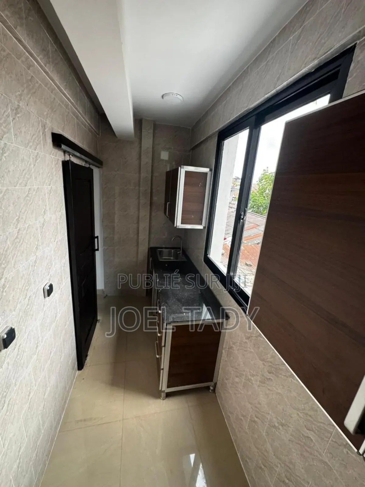 15chbre Blocs d'appartements dans Empire Supreme, Kintambo à Vendre