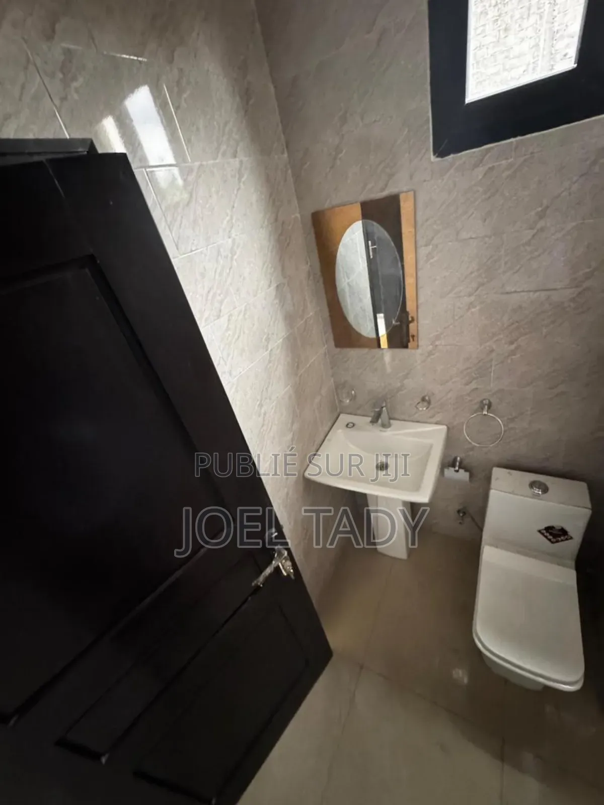 15chbre Blocs d'appartements dans Empire Supreme, Kintambo à Vendre