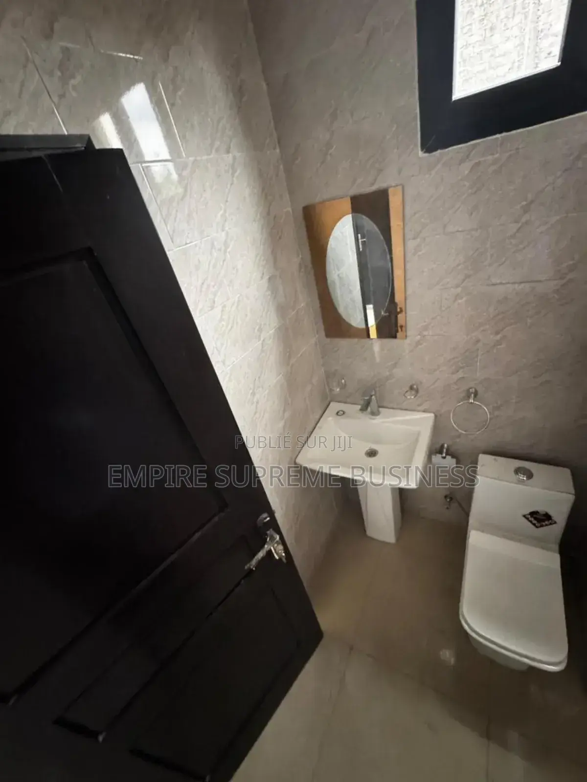 15chbre Blocs d'appartements dans Empire Supreme, Kintambo à Vendre