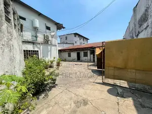Vente d'Une Concession Dans La Commune De Gombe Zone B
