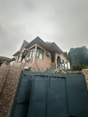 5chbre Maison dans Empire Supreme, Ngaliema à Vendre