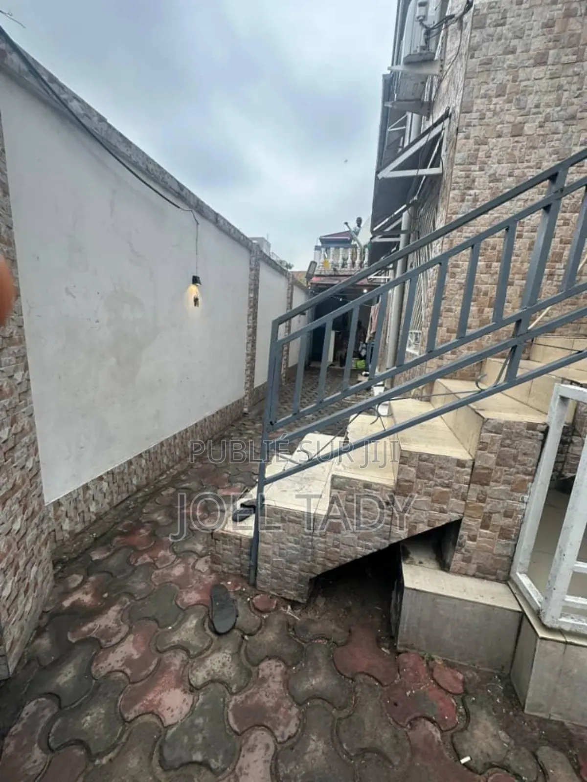 5chbre Maison dans Empire Supreme, Ngaliema à Vendre