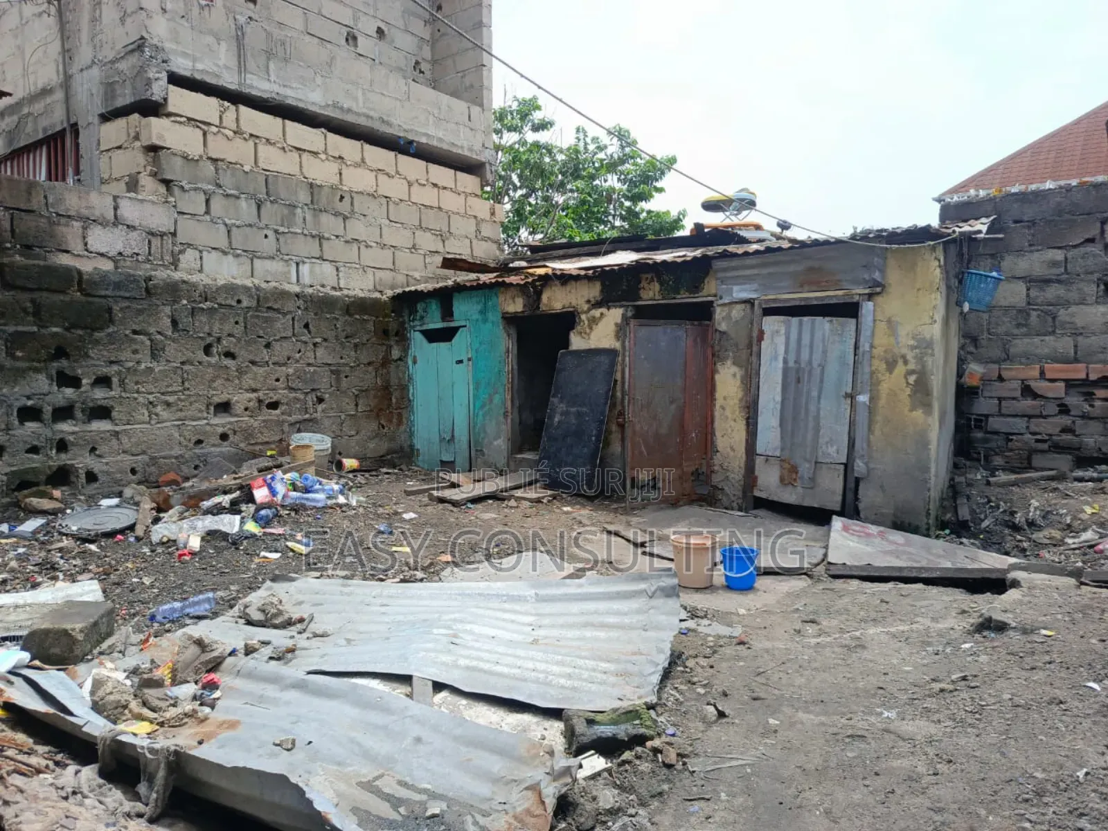 Parcelle Commerciale Sur Macadam À Vendre À Barumbu
