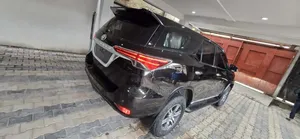 Toyota Fortuner 2022 Noir