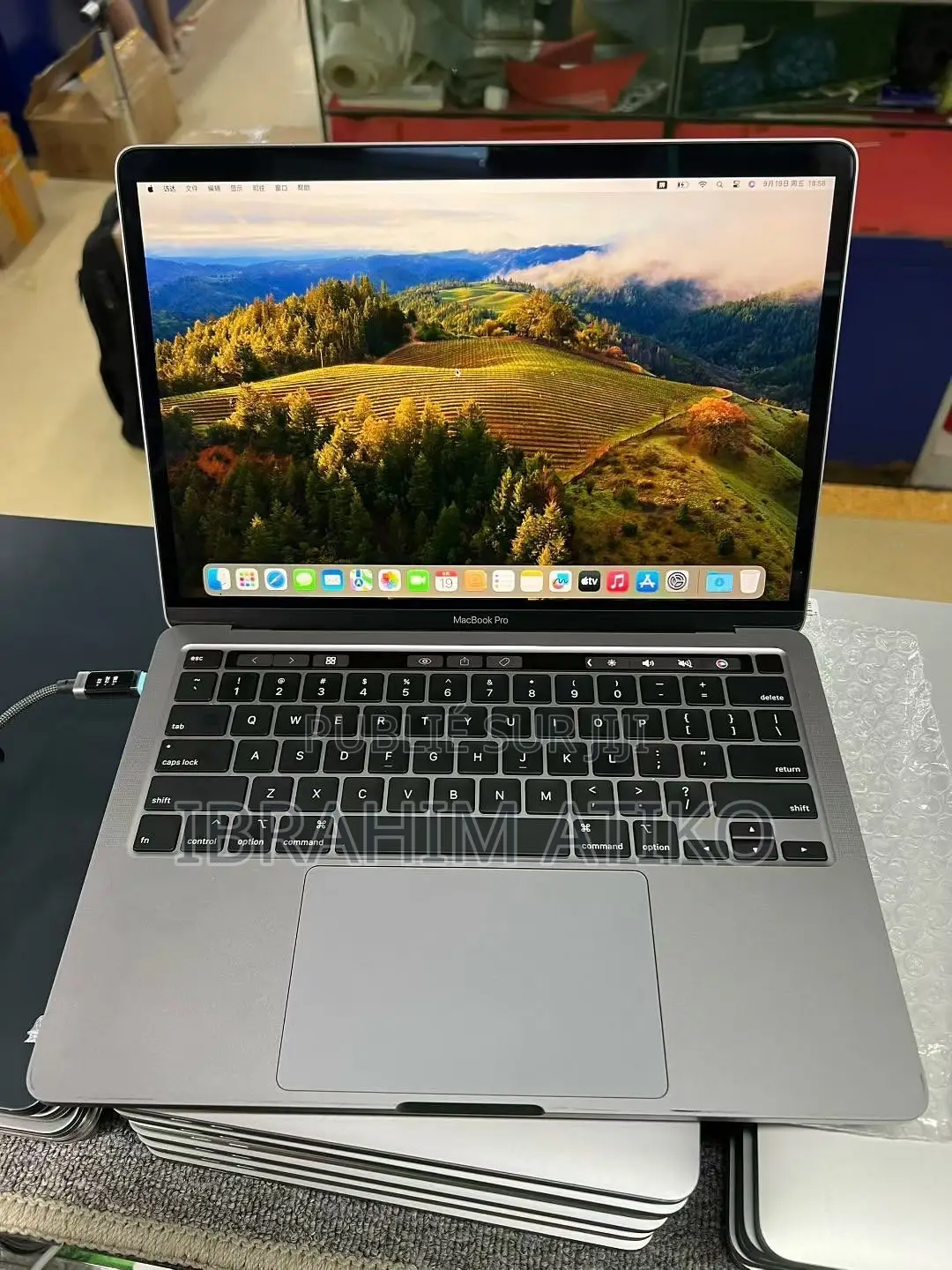Nouveau Apple MacBook Pro 2020 16GB Intel Core i5 SSD 500GB