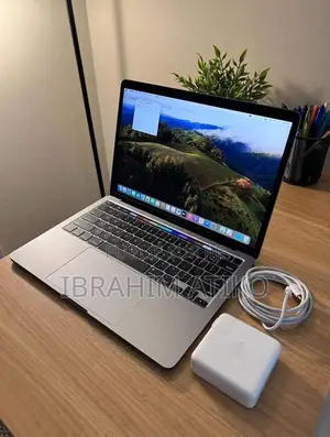 Nouveau Apple MacBook Pro 2020 16GB Intel Core i5 SSD 500GB