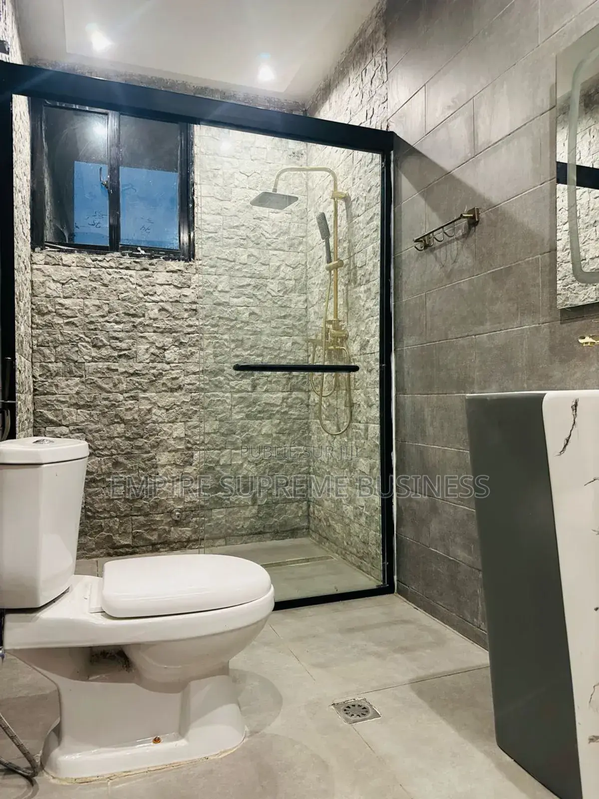 3chbre Appartement dans Empire Supreme, Kintambo à Louer